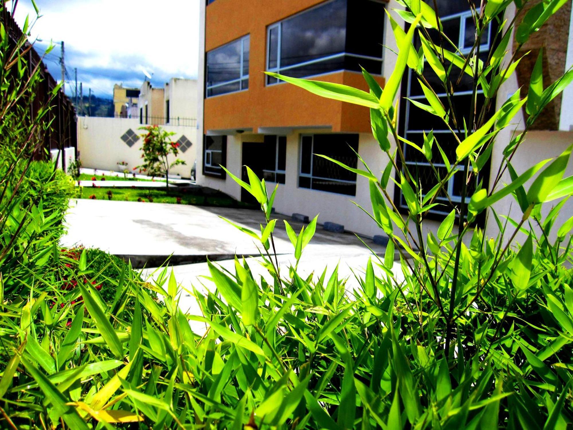Instant Hotel - Departamento En Ambato Exterior photo